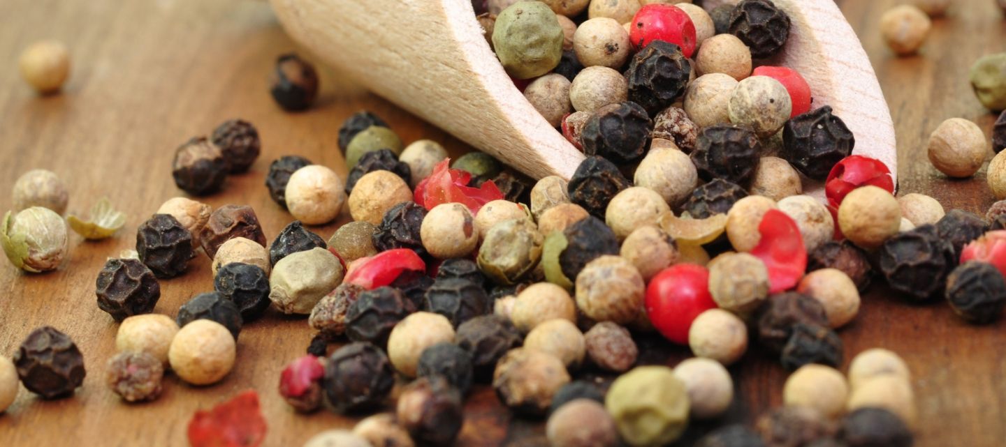 Découvrez le poivre sur Likeachef. Epices, herbes et condiments