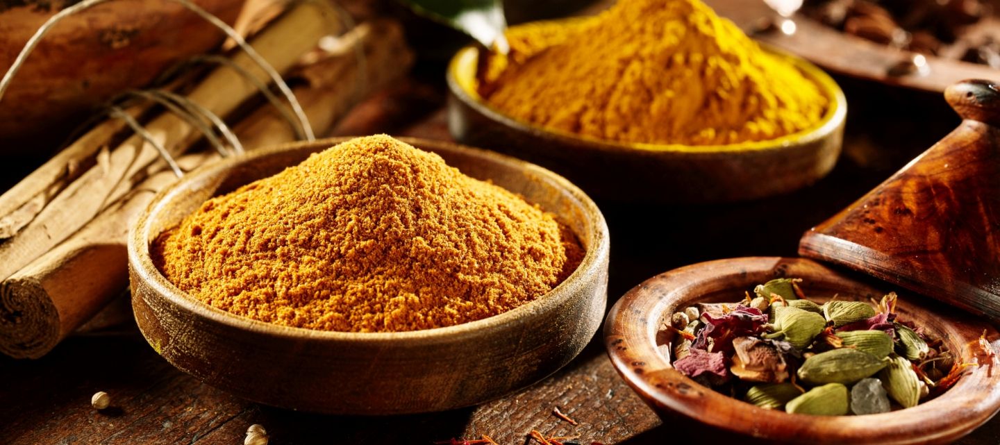 Découvrez le curry sur Likeachef. Epices, herbes et condiments