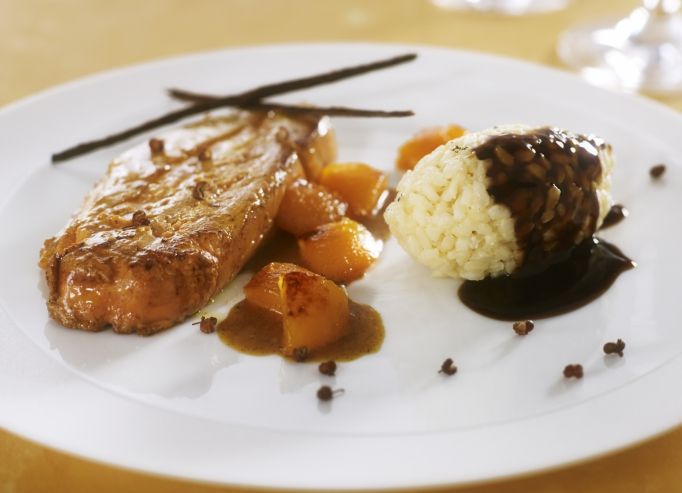 Risotto Alfredo, foie gras de canard poêlé, abricots rôtis et sauce marsala