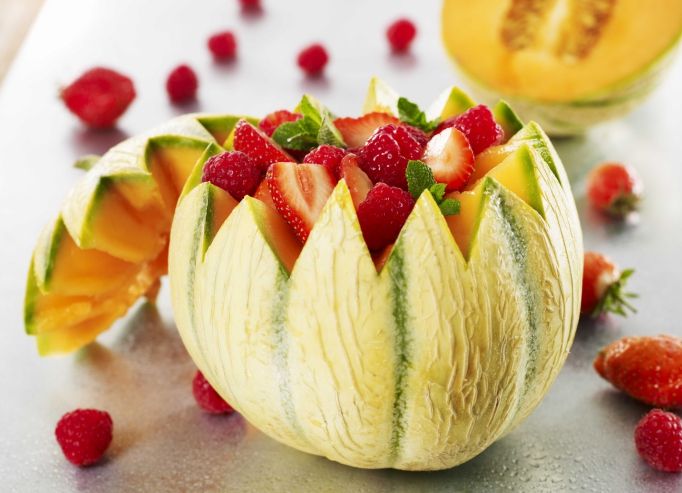 Melons surprises aux fruits rouges
