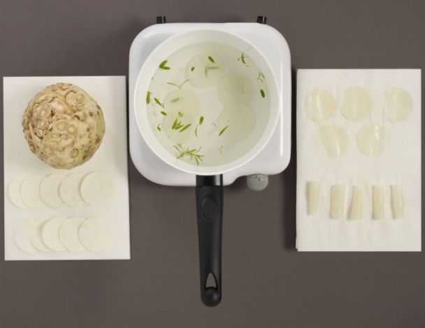 Préparation du céleri boule en pickels de sarriette