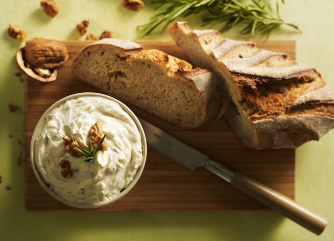 Crème de chèvre au miel et au romarin