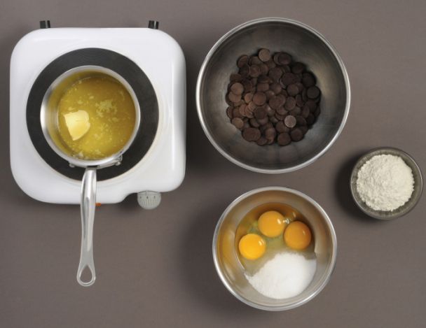 Préparation du moelleux au chocolat 