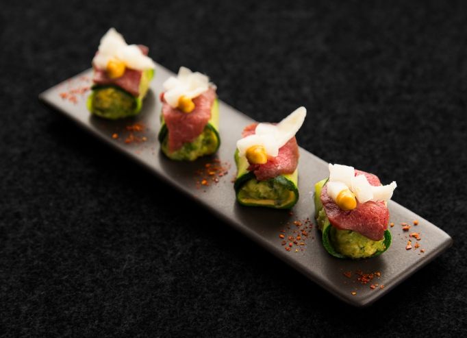 Bouchées de carpaccio de bœuf, courgettes moutardées Maille