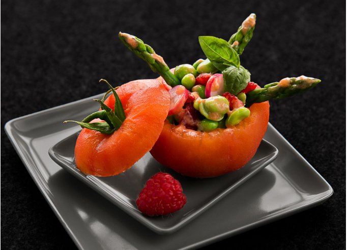 Pomme d'amour à la Provençale sur coulis de moutarde Maille