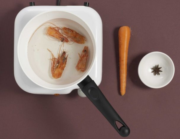 Préparation du bouillon de crevette