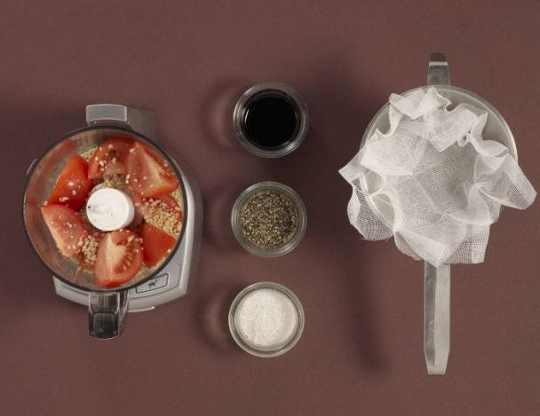 Préparation de l'eau de tomates