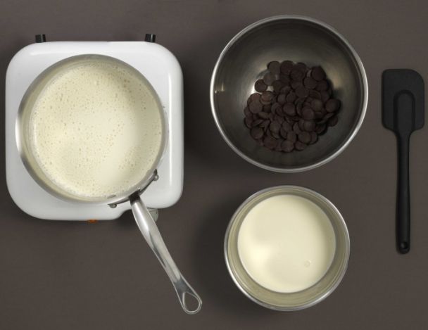 Préparation de la crème de  chocolat Taïnori