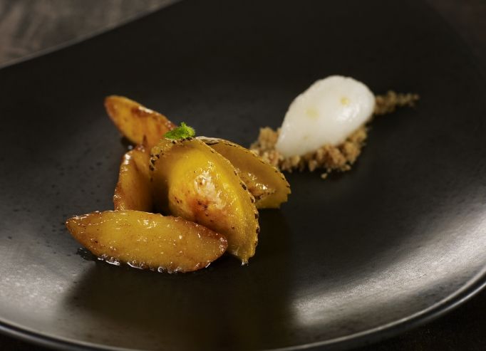 Ravioli de Crème Brûlée, Sorbet Cidre, Pomme caramélisée, Crumble