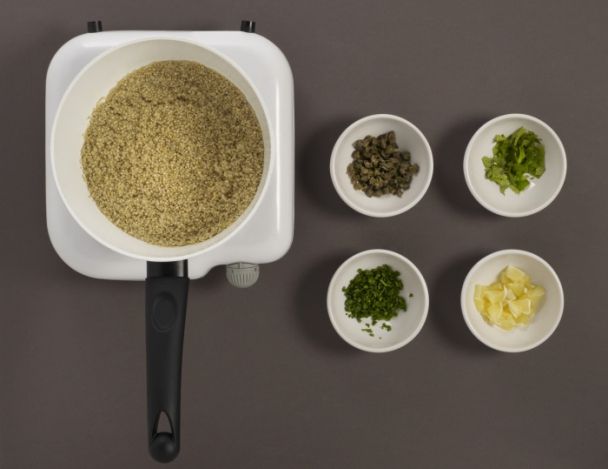 Préparation  du quinoa et des aromates