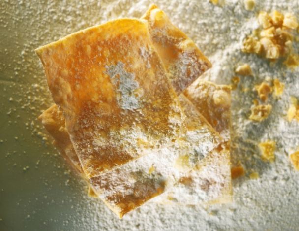 Cuisson des bugnes et dégustation