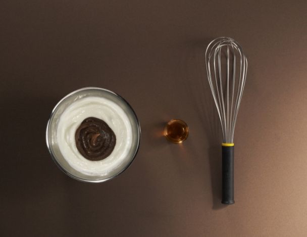 Préparation de la crème fromage blanc - marron