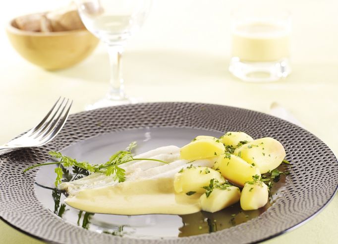 Carrelet, sauce au vin blanc