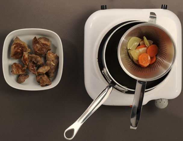 Préparation du sauté d'agneau