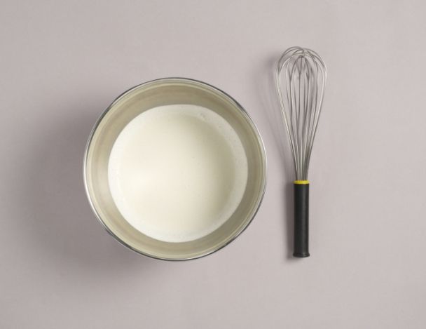 Préparation de la mousse de litchi