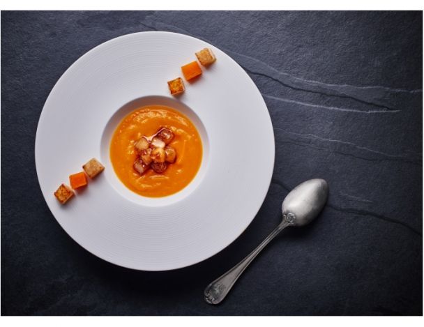 Finition de la soupe et dégustation