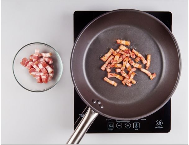 Cuisson des lardons fumés