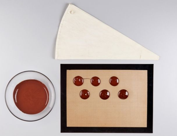 Préparation des palets en chocolat
