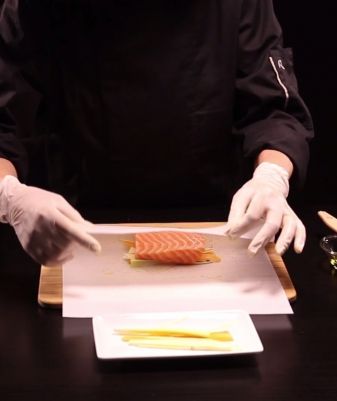 Faire une papillote en papier cuisson