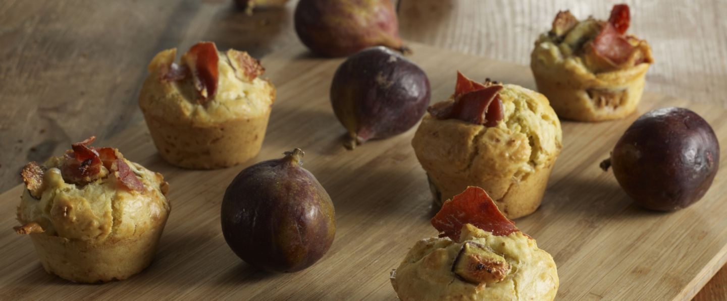 Muffins aux figues et au jambon cru