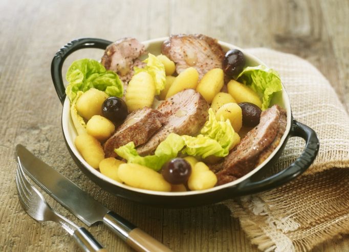 Agneau doux de l'Aveyron, piment, olives noires et citron