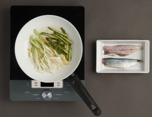 Cuisson des asperges et des maquereaux