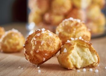 Chouquettes, crème fondante à la vanille 