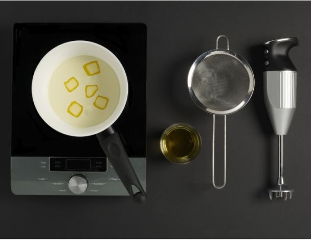 Préparation de la sauce au Savagnin