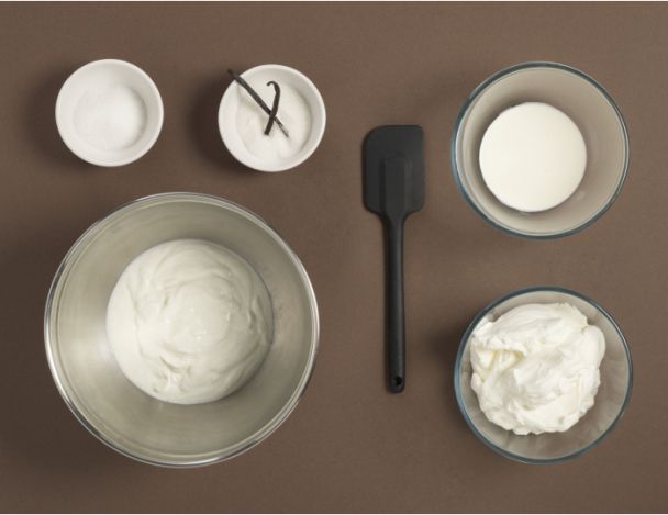 Préparation de la mousse au fromage blanc