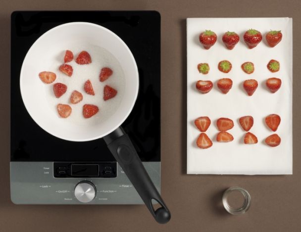 Préparation de la marmelade de fraises