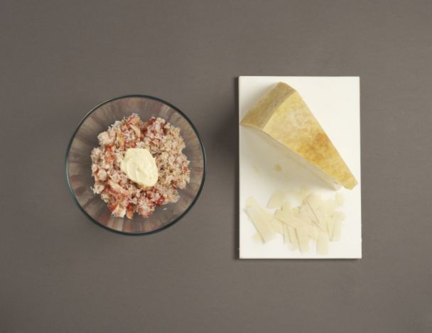 Préparation du crabe et du pecorino