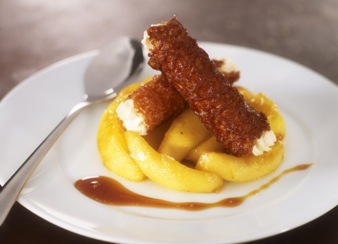 Poêlée de pommes, cannelloni à la mousse de bière brune