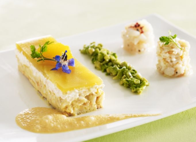 L'entremets de coquillage et crustacés, avocat et mandarine