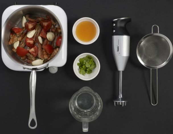 Préparation des crevettes et de la vinaigrette