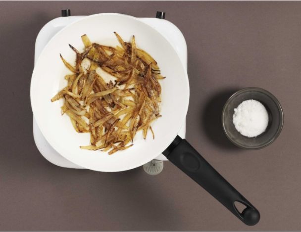 Préparation des pommes boulangères