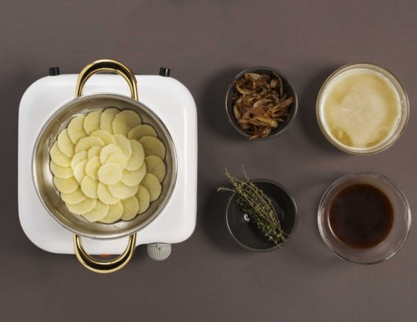 Préparation des pommes boulangères
