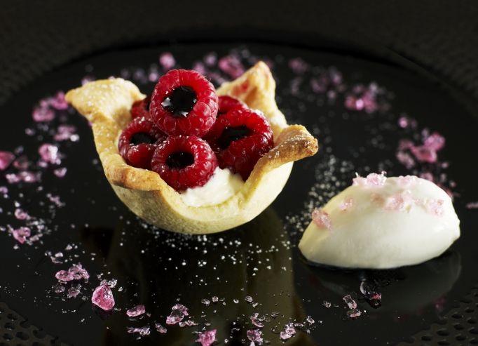 Tartelette Framboise Poivron Rouge, Glace au Chèvre
