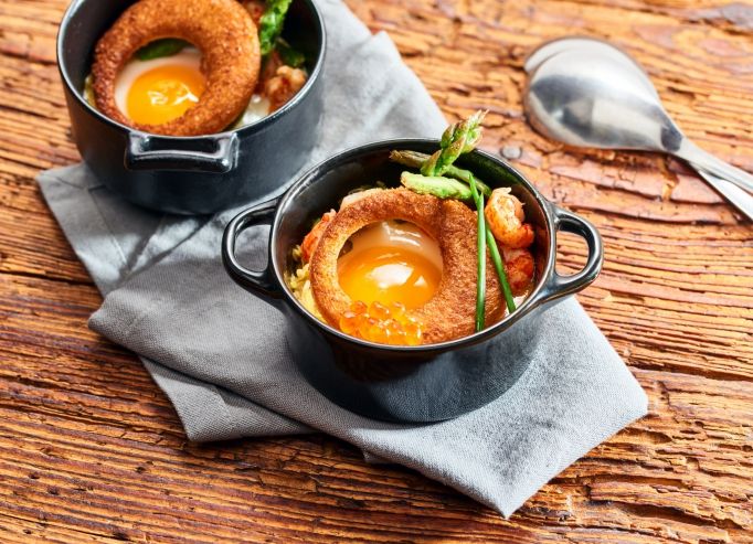 Œufs cocotte aux asperges et écrevisses